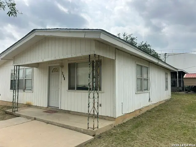 502 Alamo St, Crystal City, TX 78839 - #2