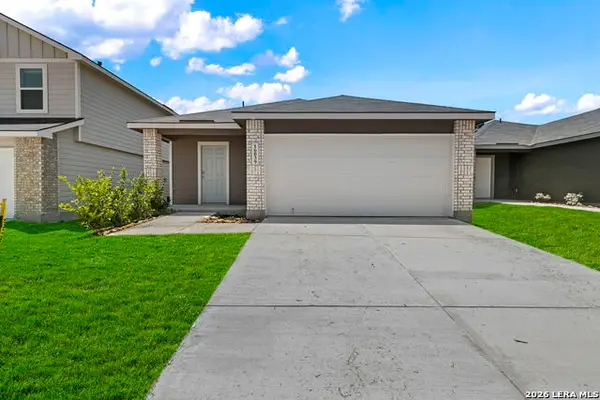 16039 Mahogany Way, Elmendorf, TX 78112