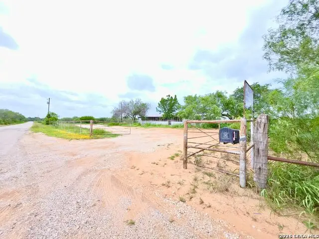 635 E Ditto Rd, Poteet, TX 78065 - #2