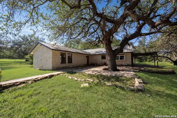 175 Quail Creek Dr., Lytle, TX 78052