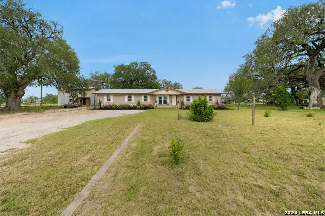 1081 County Road 773, Devine, TX 78016 - #3