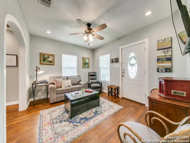 1402 Wyoming St, San Antonio, TX 78203 - #3