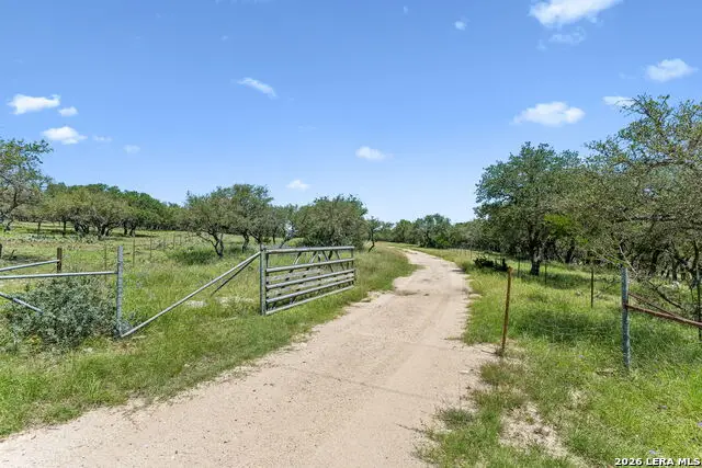 888 Wofford Rd, London, TX 76854 - #2