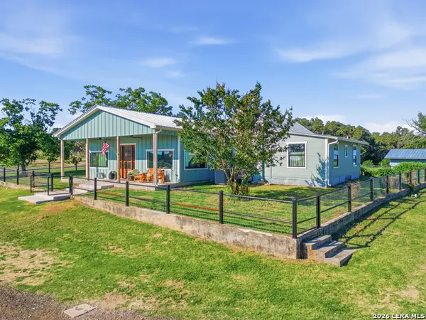 835 Winans Ranch Rd, Bandera, TX 78003