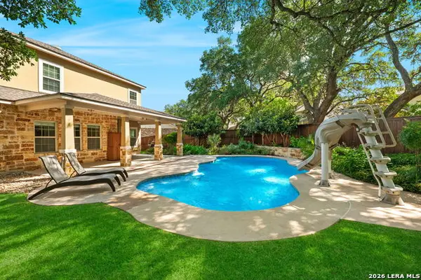 221 Windsor Dr, Boerne, TX 78006