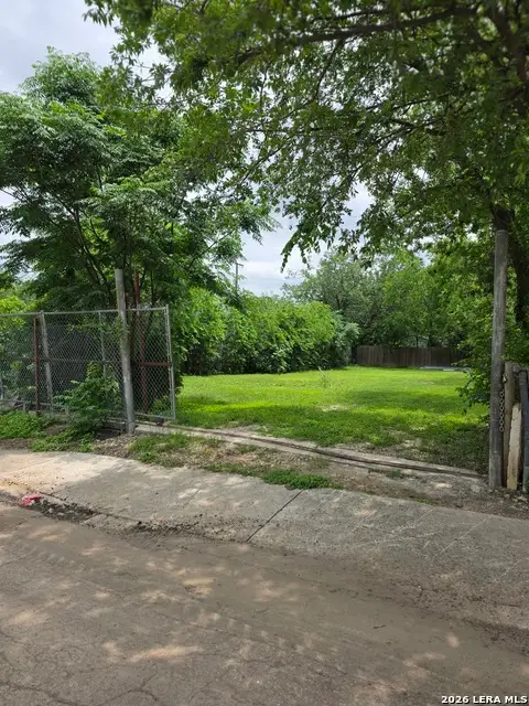 1406 W Ridgewood Ct, San Antonio, TX 78201