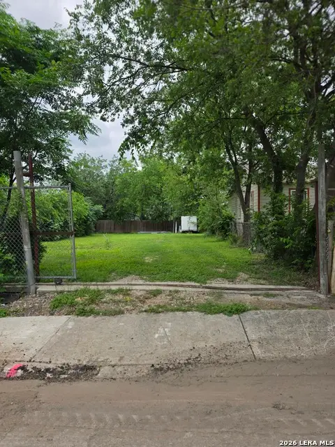 1406 W Ridgewood Ct, San Antonio, TX 78201 - #2