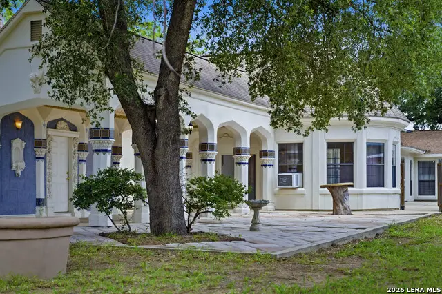 1221 Encino Dr, Pleasanton, TX 78064 - #2