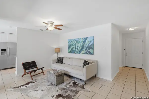 100 Lorenz Rd #704, San Antonio, TX 78209