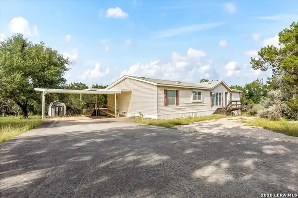 611 Hedgestone, Canyon Lake, TX 78133