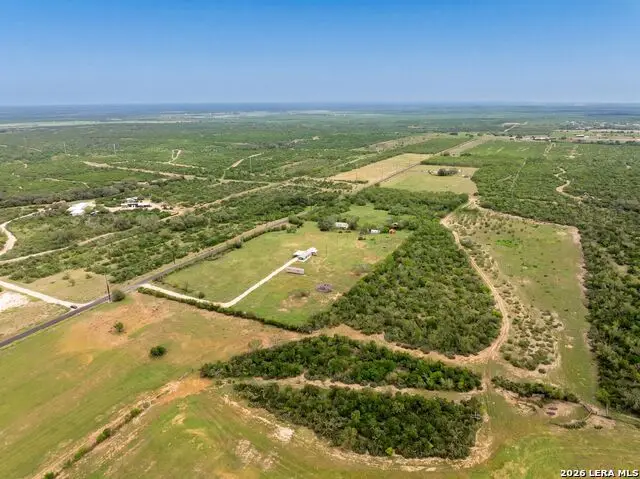 2759 County Road 467, Devine, TX 78016 - #3