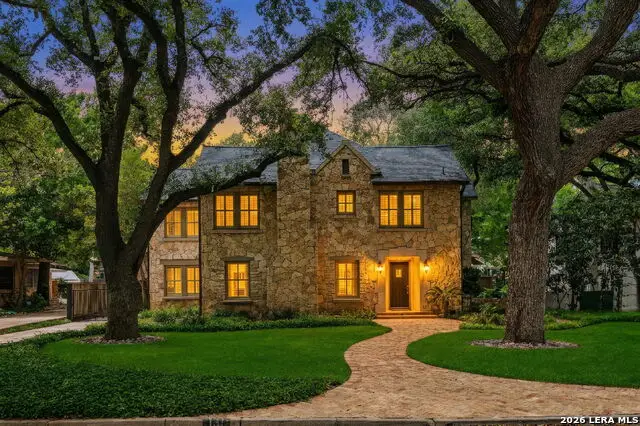 131 Park Hill Dr, San Antonio, TX 78212 - #1