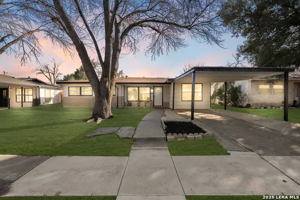 222 Hillwood Dr, San Antonio, TX 78213