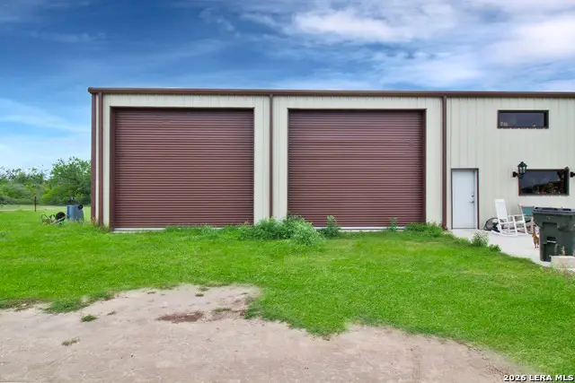 4225 Mineral Cemetery Rd, Beeville, TX 78102 - #2