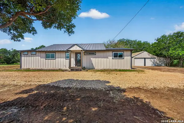 502 Waltom Ave, Jourdanton, TX 78026