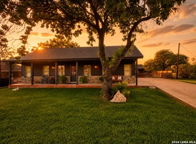 115 Fahr Dr, Poth, TX 78147 - #1