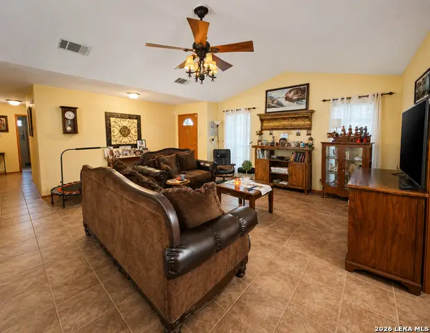 106 Weese Ln, Pleasanton, TX 78064 - #2