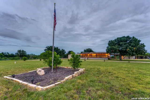 337 Dewey Ln, Seguin, TX 78155 - #1
