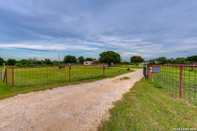337 Dewey Ln, Seguin, TX 78155 - #2