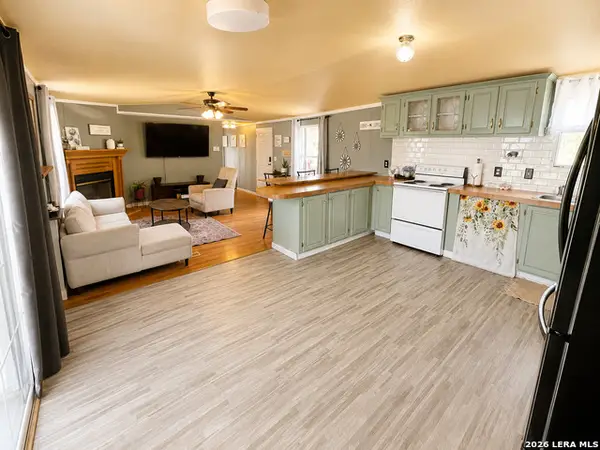 701 Lakeshore Ln, Bandera, TX 78003