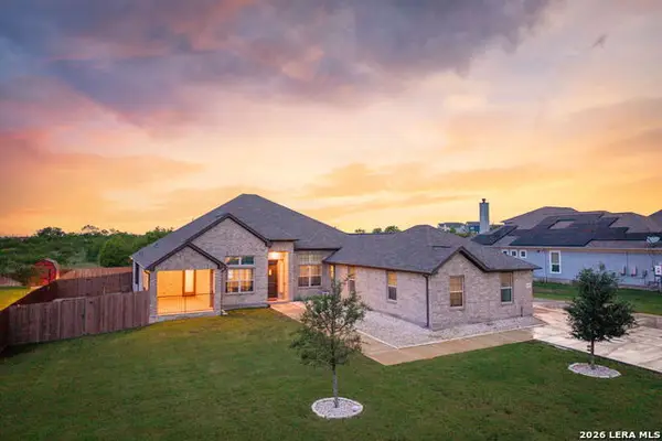4915 Hunters Cv, St Hedwig, TX 78152