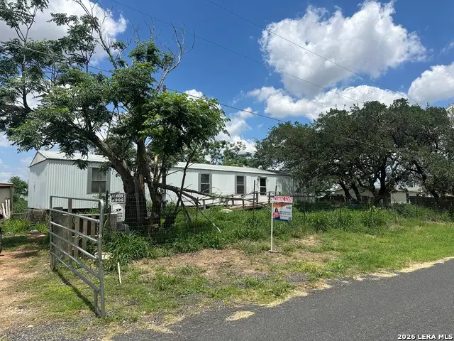 49 Sundown Ln, Poteet, TX 78065 - #2