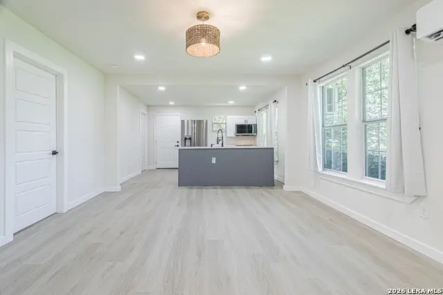 326 Victor St, San Antonio, TX 78209 - #3