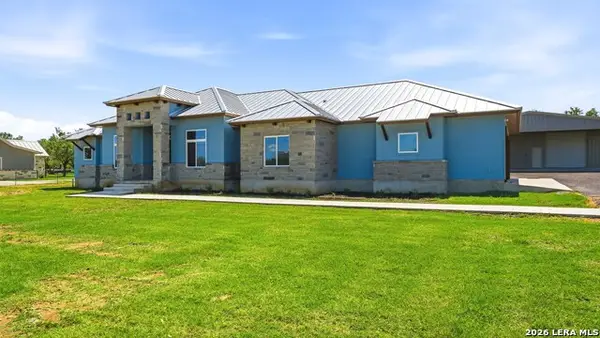 731 County Road 356, Adkins, TX 78101