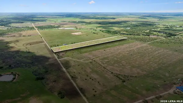 4574 Cr 132, Floresville, TX 78114