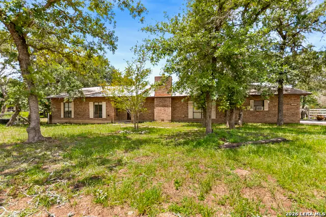 1882 Deer Trl, Floresville, TX 78114 - #1