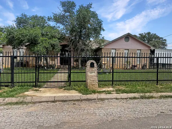 1103 Hidalgo St, Crystal City, TX 78839