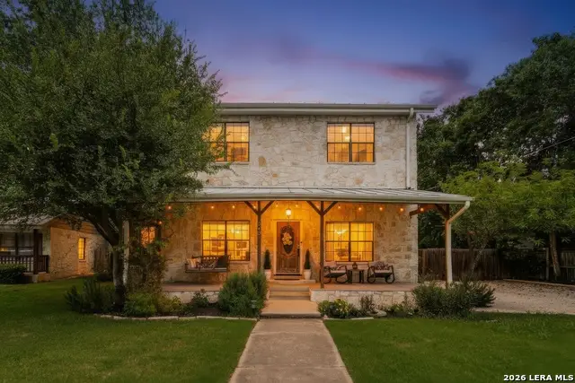 340 James St, Boerne, TX 78006 - #1