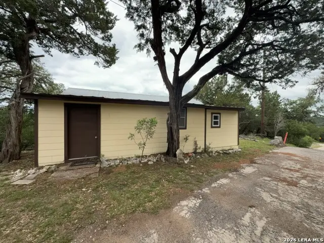 184 Paradise Ln, Lakehills, TX 78063 - #1