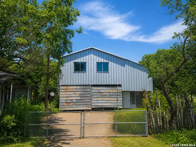 33 Jason Ave, Knippa, TX 78870 - #1
