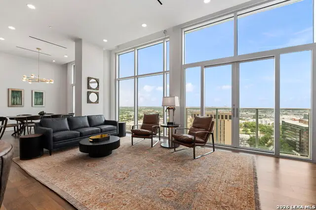 123 Lexington #APT 1703, San Antonio, TX 78205 - #1