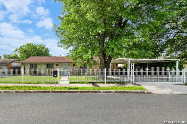 5826 Castle Brook Dr, San Antonio, TX 78218