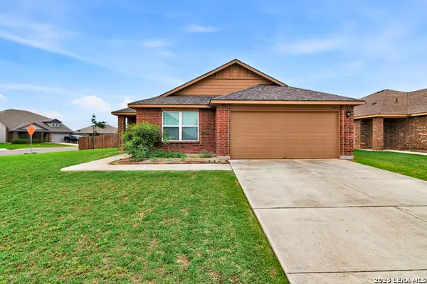 1437 Birmingham, Seguin, TX 78155