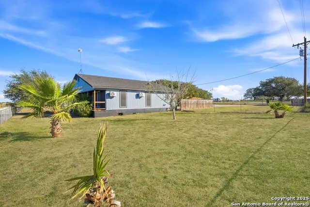 1037 County Road 7711, Devine, TX 78016 - #2