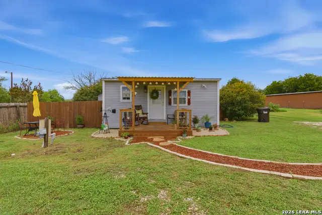 148 Dewey, Seguin, TX 78155 - #1