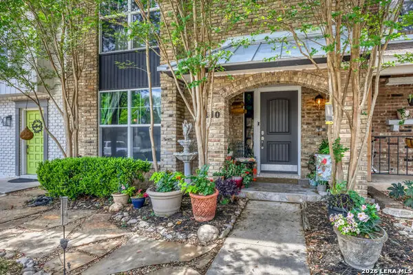 140 Amistad Blvd, Universal City, TX 78148