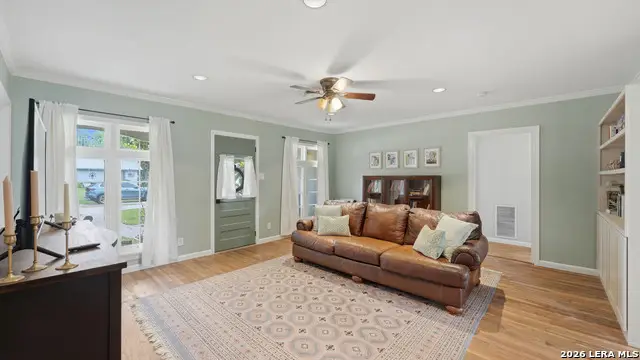 1031 E Walnut, Seguin, TX 78155 - #3