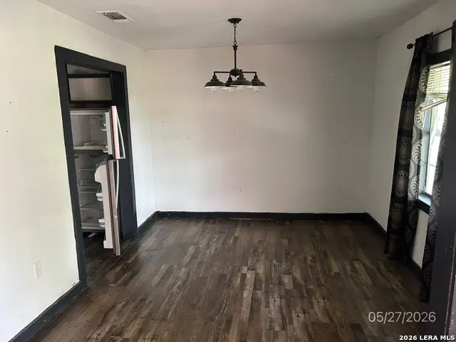 501 E Daniel St, Uvalde, TX 78801 - #3
