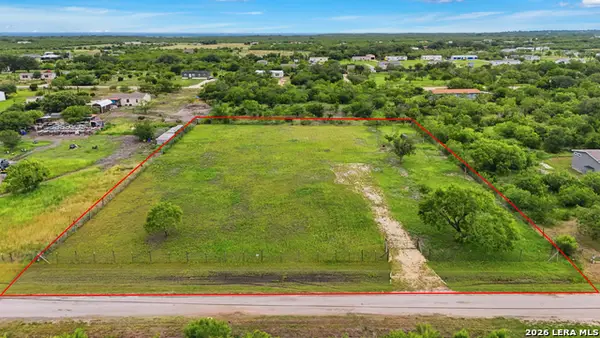 4647 County Road, Hondo, TX 78861