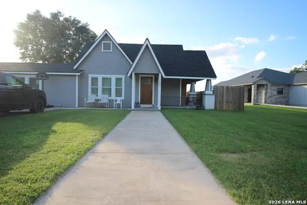 109 E Mayer St, Stockdale, TX 78160