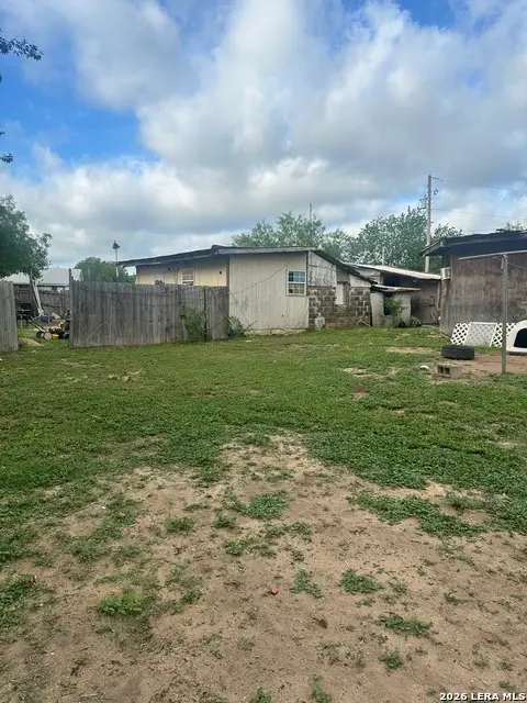 517 Avenue K, Poteet, TX 78065 - #2