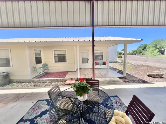 230 De Zavala St, Brackettville, TX 78832 - #3