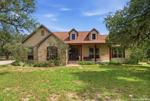 1095 Limerick Ln, Canyon Lake, TX 78133