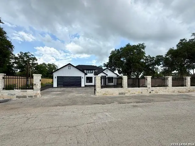 1208 Trail, Floresville, TX 78114 - #1