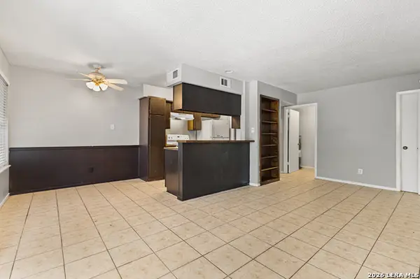 5823 Shadow Gln, San Antonio, TX 78240