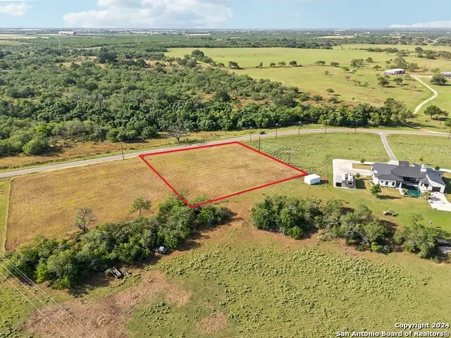 573 County Road 405, Floresville, TX 78114 - #1